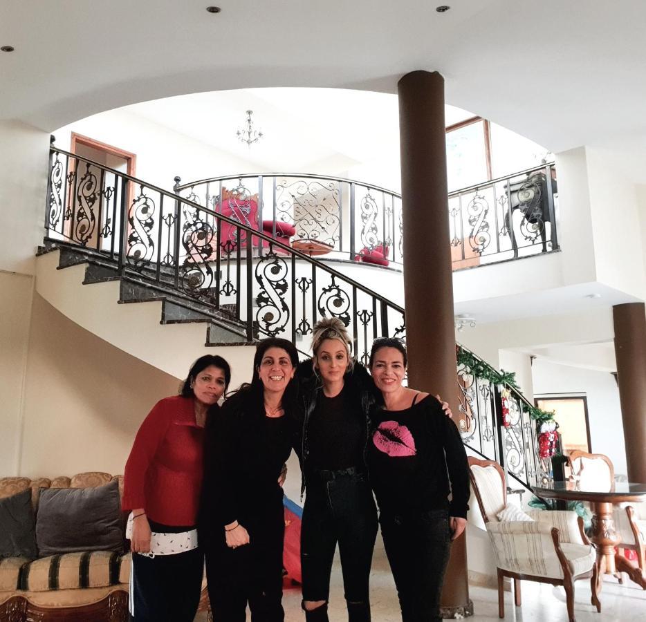 Larnaca Mansion Ideal For 3 Families Or More Esterno foto