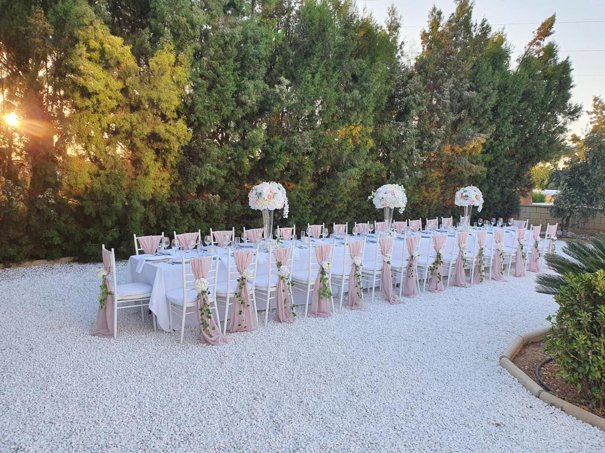 Larnaca Mansion Ideal For 3 Families Or More Esterno foto