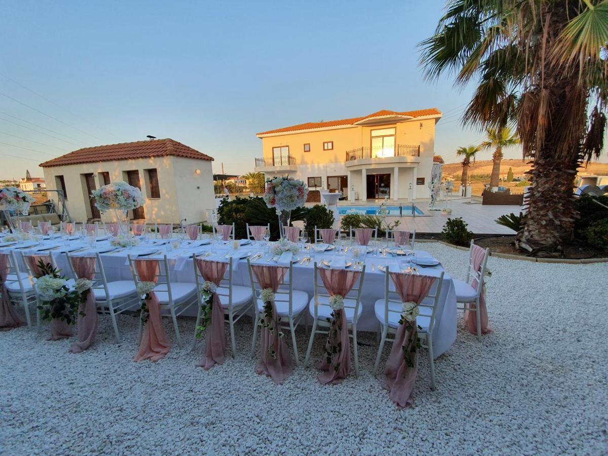 Larnaca Mansion Ideal For 3 Families Or More Esterno foto
