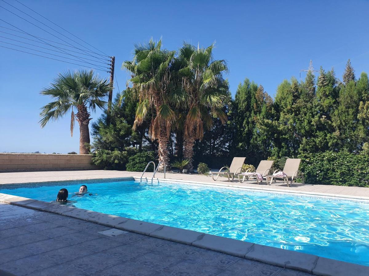 Larnaca Mansion Ideal For 3 Families Or More Esterno foto