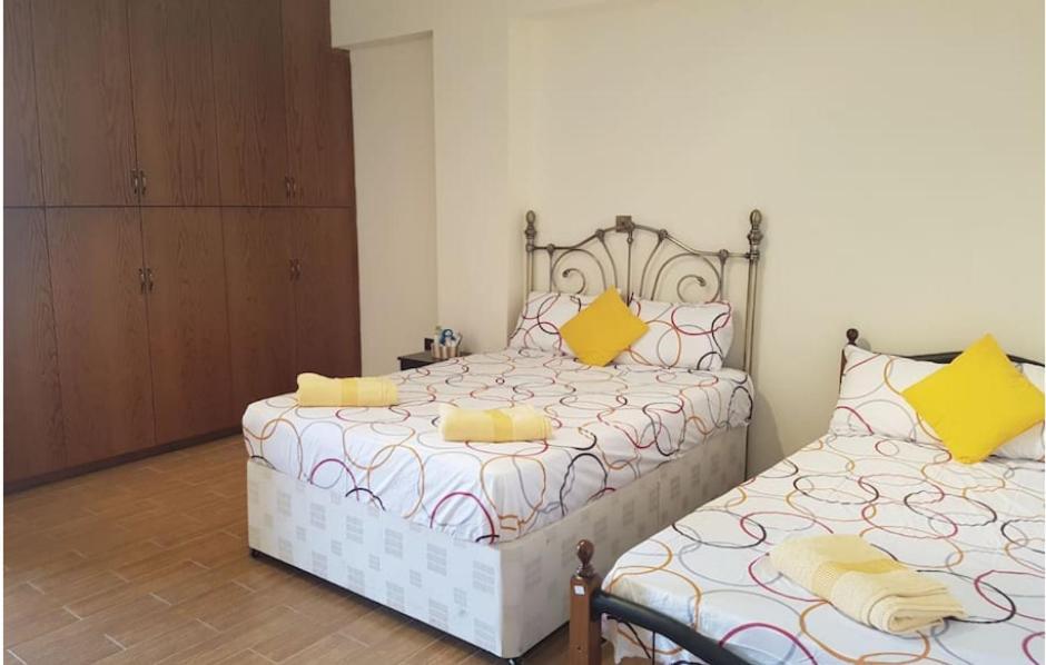 Larnaca Mansion Ideal For 3 Families Or More Esterno foto