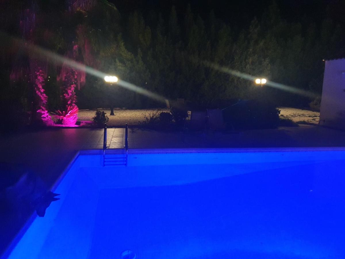 Larnaca Mansion Ideal For 3 Families Or More Esterno foto