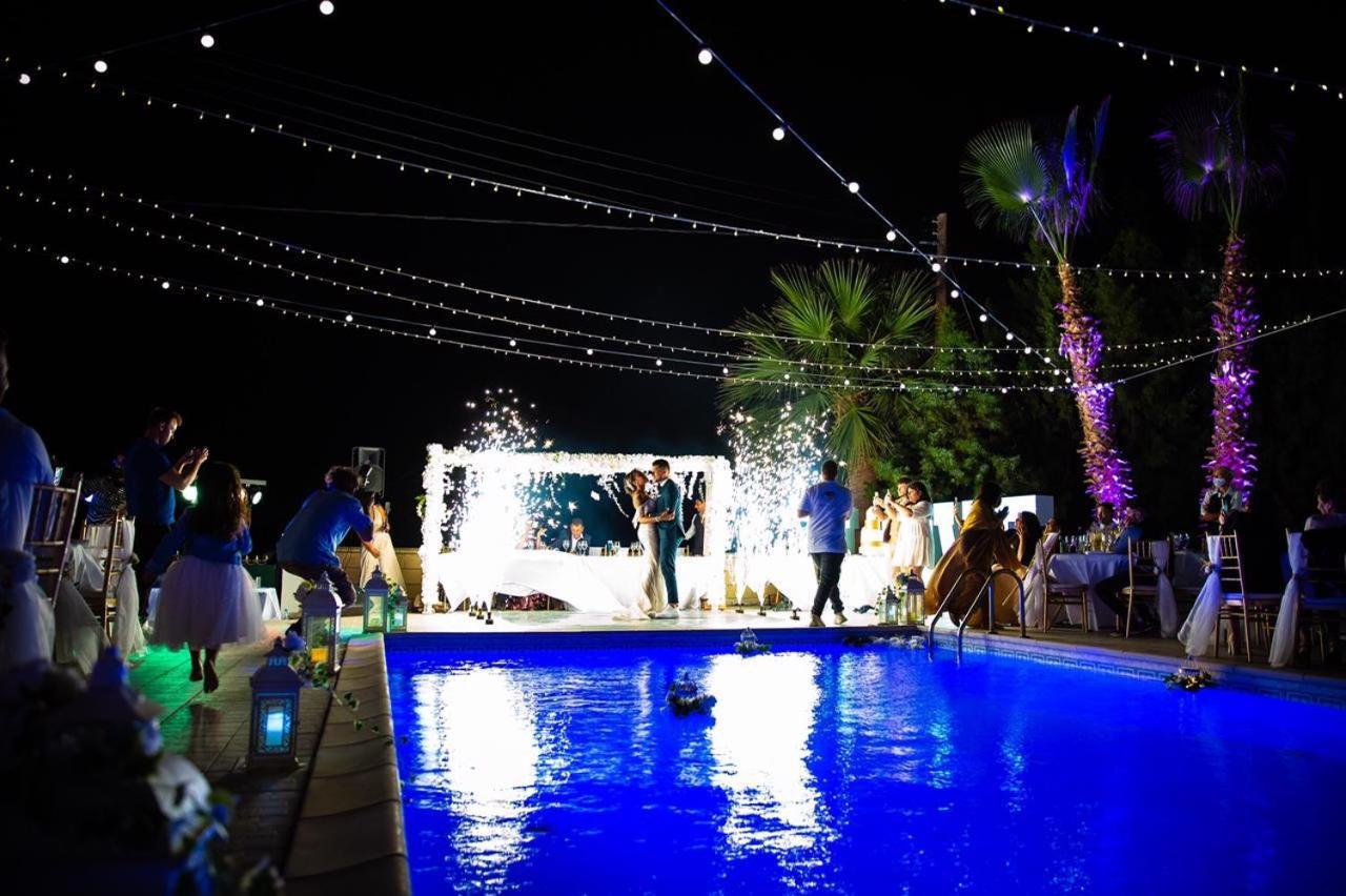 Larnaca Mansion Ideal For 3 Families Or More Esterno foto