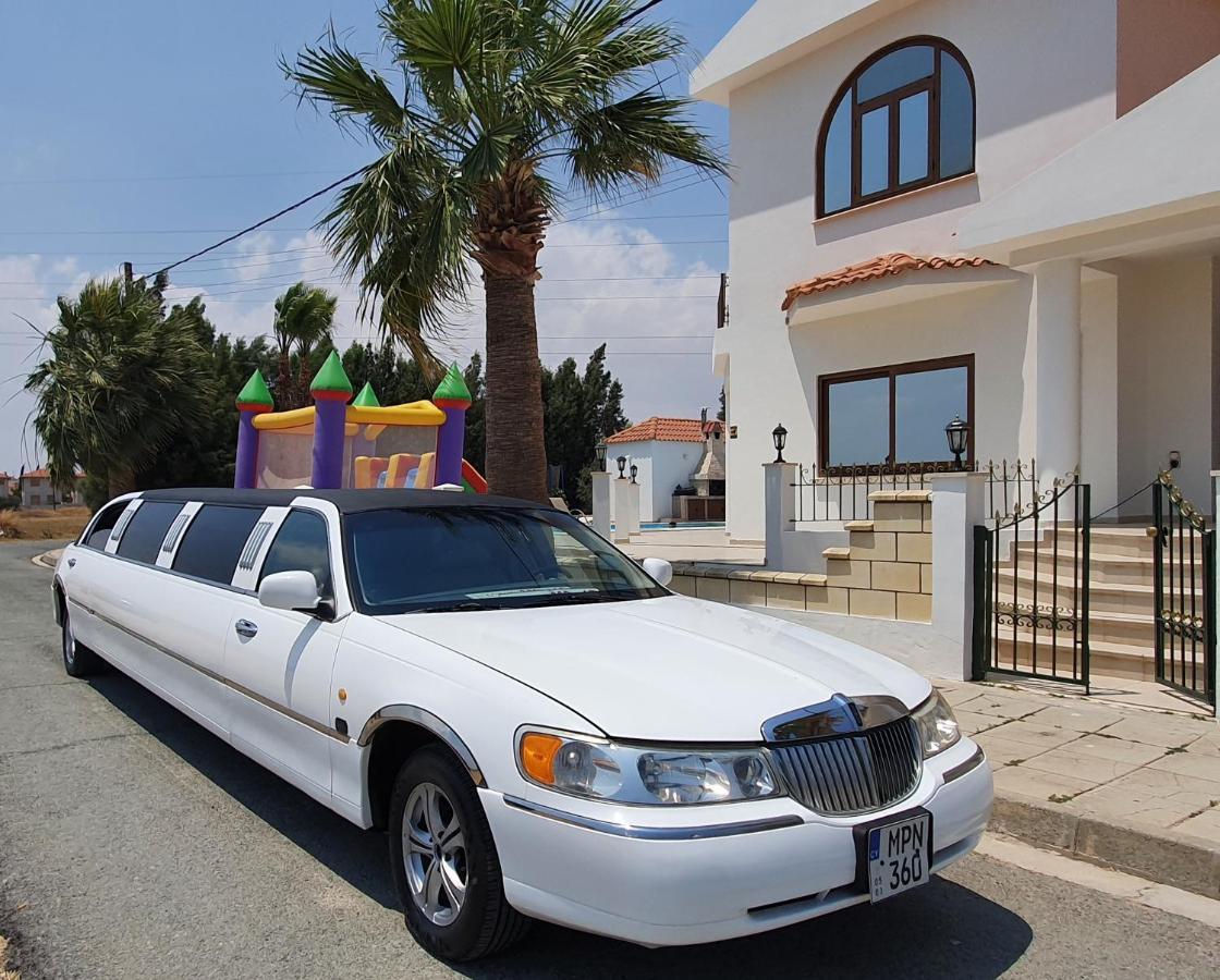 Larnaca Mansion Ideal For 3 Families Or More Esterno foto