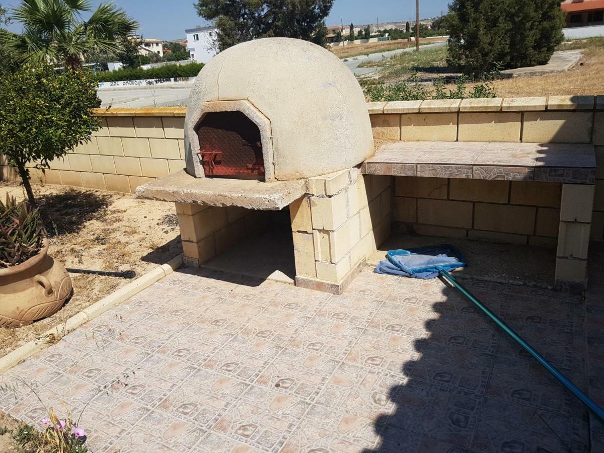 Larnaca Mansion Ideal For 3 Families Or More Esterno foto