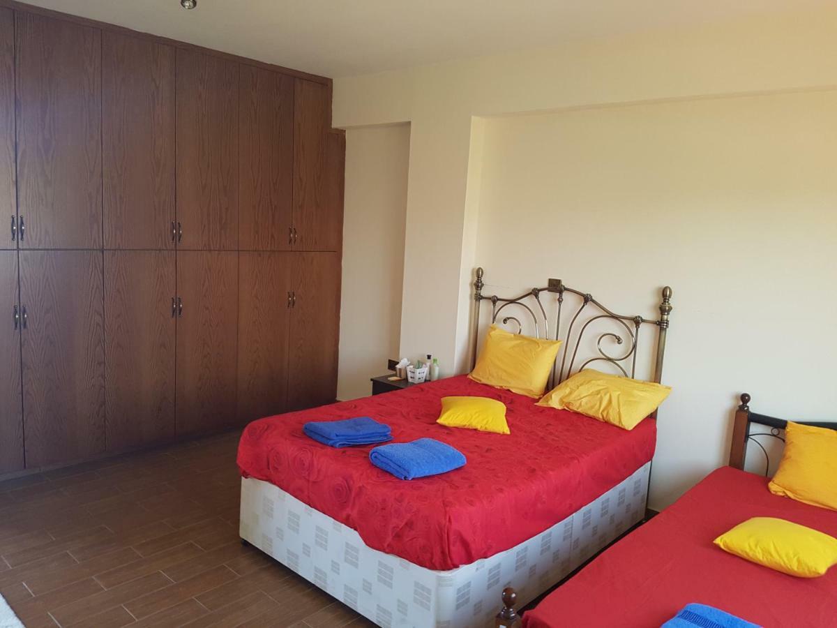 Larnaca Mansion Ideal For 3 Families Or More Esterno foto