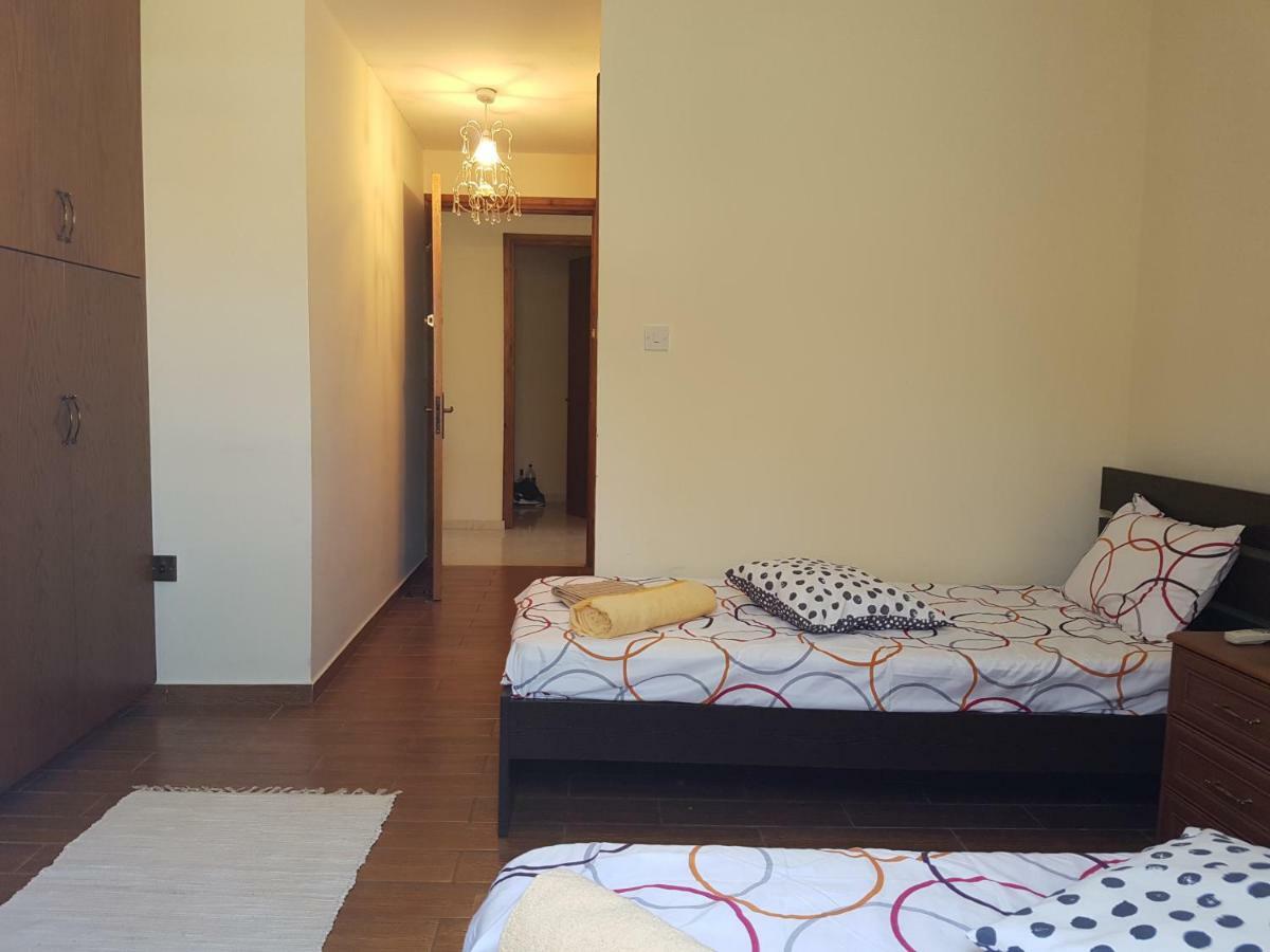 Larnaca Mansion Ideal For 3 Families Or More Esterno foto