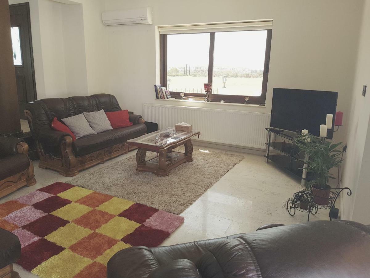 Larnaca Mansion Ideal For 3 Families Or More Esterno foto